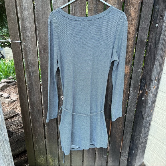 Avec Les Filles Striped Long Sleeve Wrap Dress Gray Sz L - Picture 13 of 16